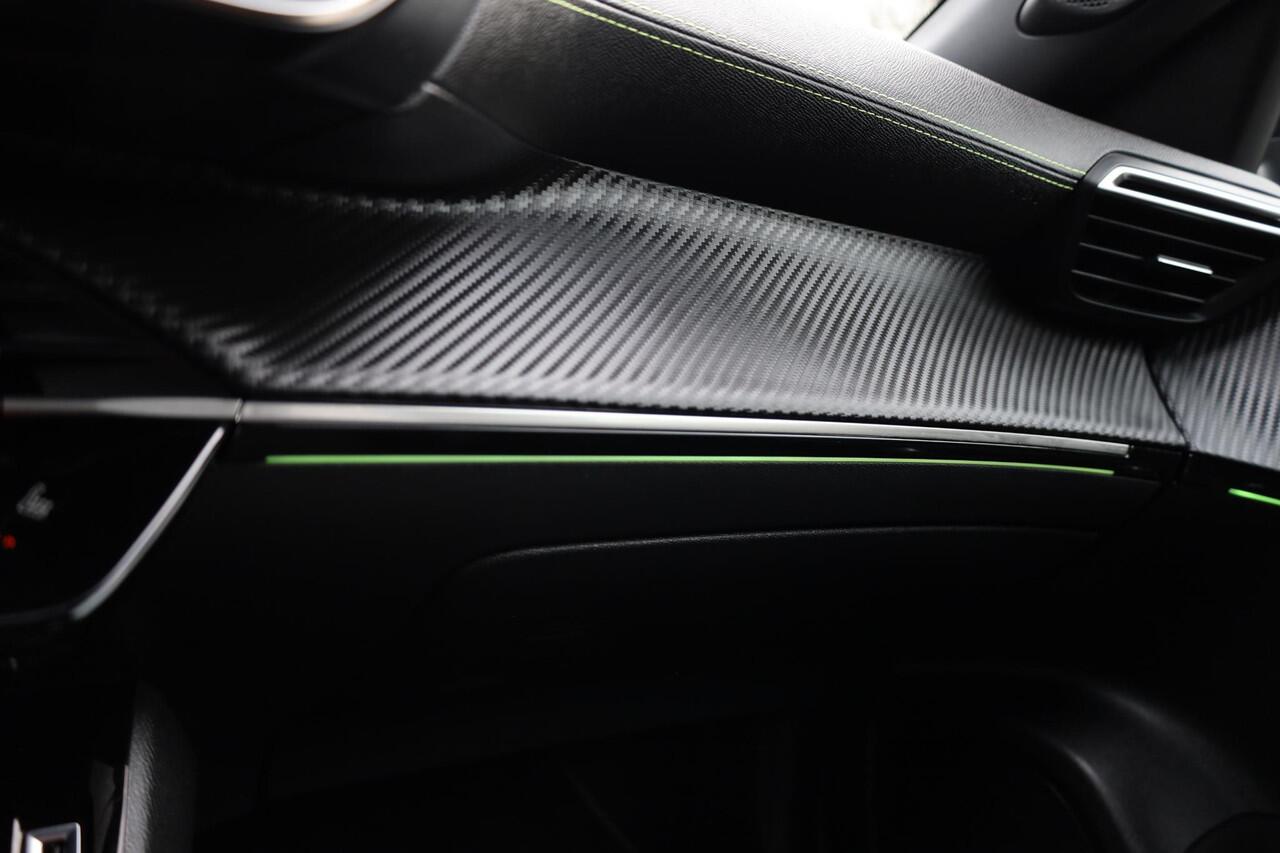 Peugeot e-2008 EV GT 50 kWh TREKHAAK-AFN PANO CARPLAY STOELVER. CRUISE 360-CAMERA HALF-LEER CRUISE CLIMA NAVI 2XPDC 17''LMV