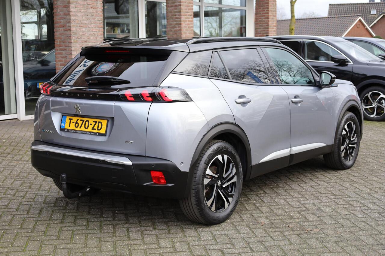 Peugeot e-2008 EV GT 50 kWh TREKHAAK-AFN PANO CARPLAY STOELVER. CRUISE 360-CAMERA HALF-LEER CRUISE CLIMA NAVI 2XPDC 17''LMV