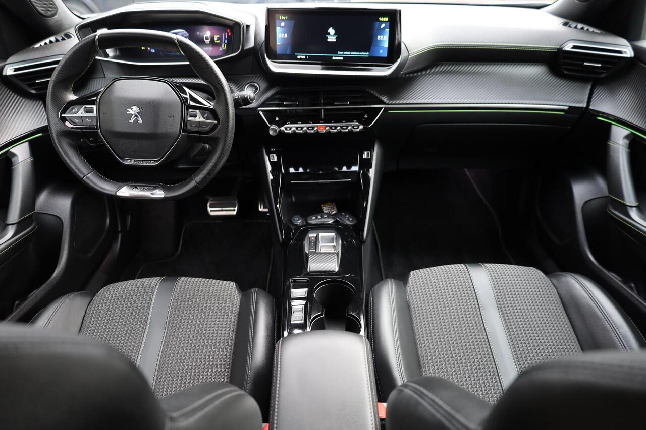 Peugeot e-2008 EV GT 50 kWh TREKHAAK-AFN PANO CARPLAY STOELVER. CRUISE 360-CAMERA HALF-LEER CRUISE CLIMA NAVI 2XPDC 17''LMV