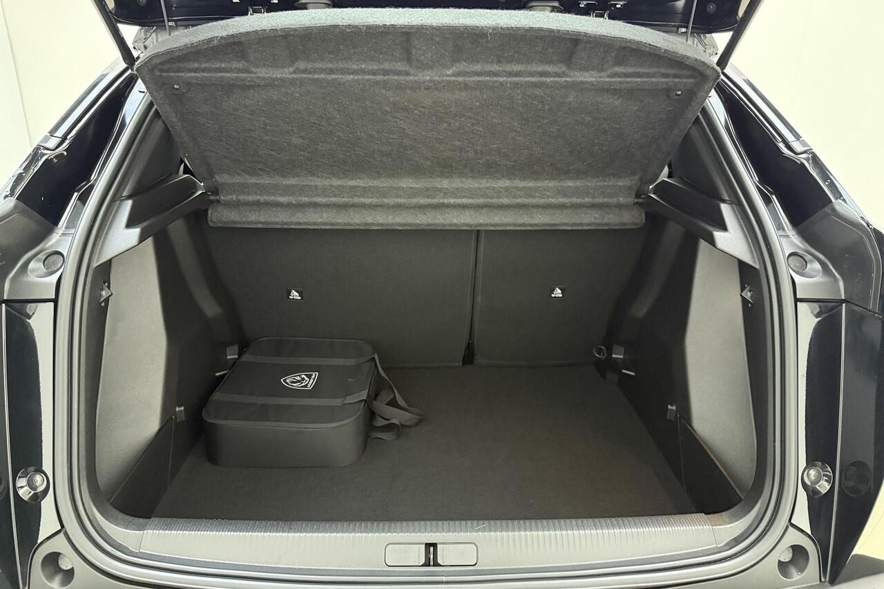 Peugeot e-2008 EV Active 54 kWh | 406KM WLTP | Navigatie | Parkeer Camera Achter | Warmtepomp | Cruise Control | Start & Stopknop | Apple Carplay & Android Auto Draadloos |