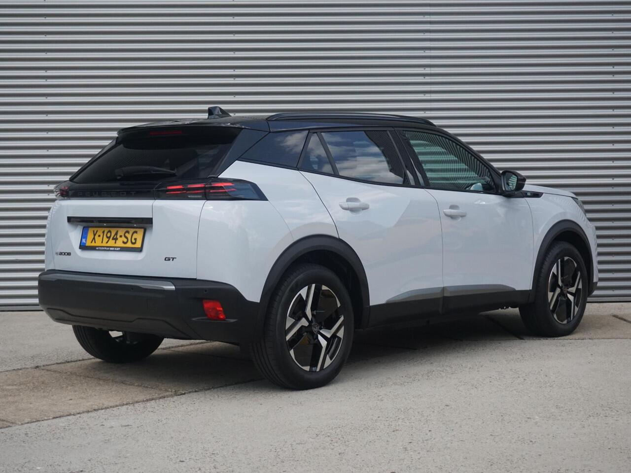 Peugeot e-2008 EV GT 54 kWh