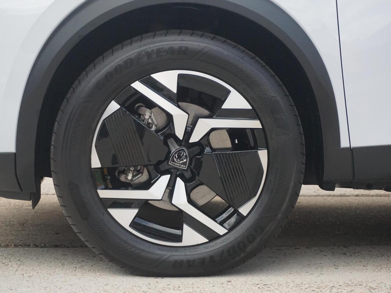 Peugeot e-2008 EV GT 54 kWh