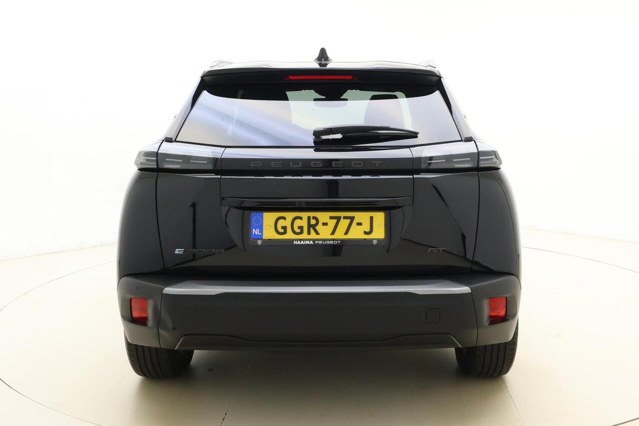 Peugeot e-2008 EV GT 54 kWh | Adaptieve Cruise control | Camera | LED Verlichting | Sportstoelen | Navigatie | Climate control