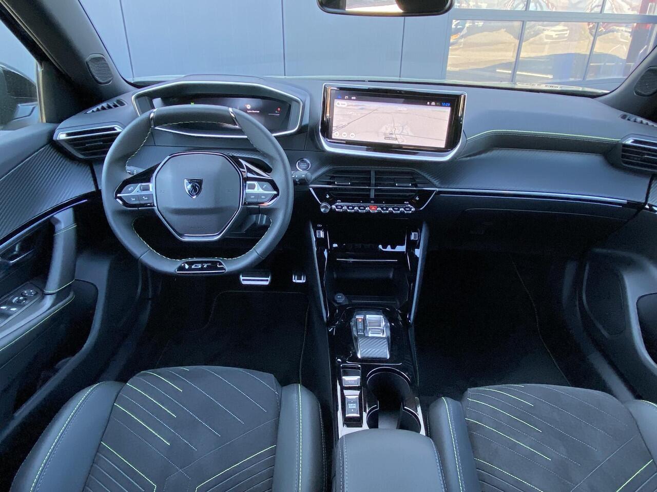 Peugeot e-2008 EV GT Avantage 54 kWh | NIEUW | Navigatie | Camera voor & achter | Stoelverwarming | tot 406km WLTP Actieradius