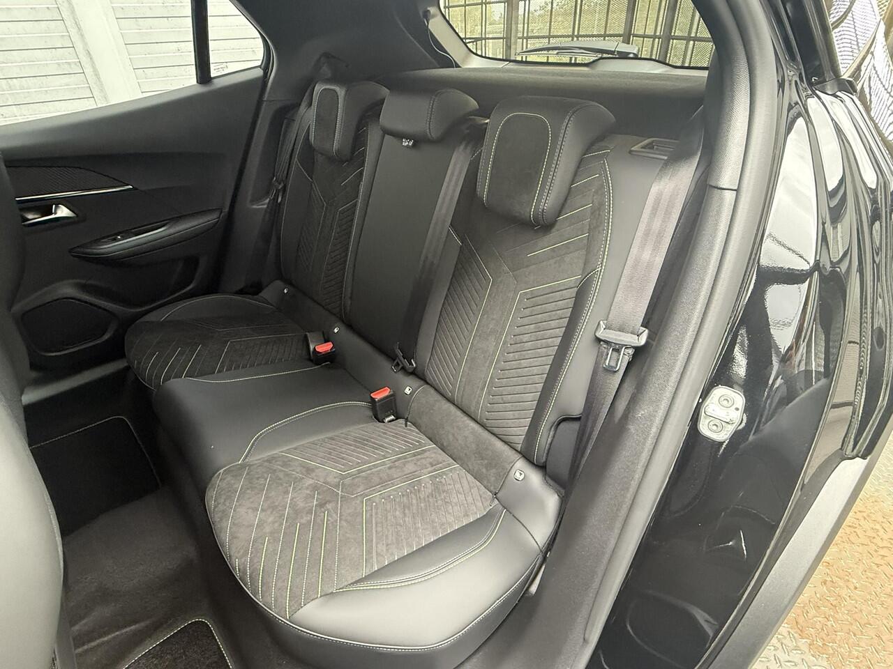 Peugeot e-2008 GT Avantage EV 3-FASEN 54kWh 156pk | ALCANTARA | ADAPTIVE CRUISE | CAMERA | STOELVERW. | MASSAGE |