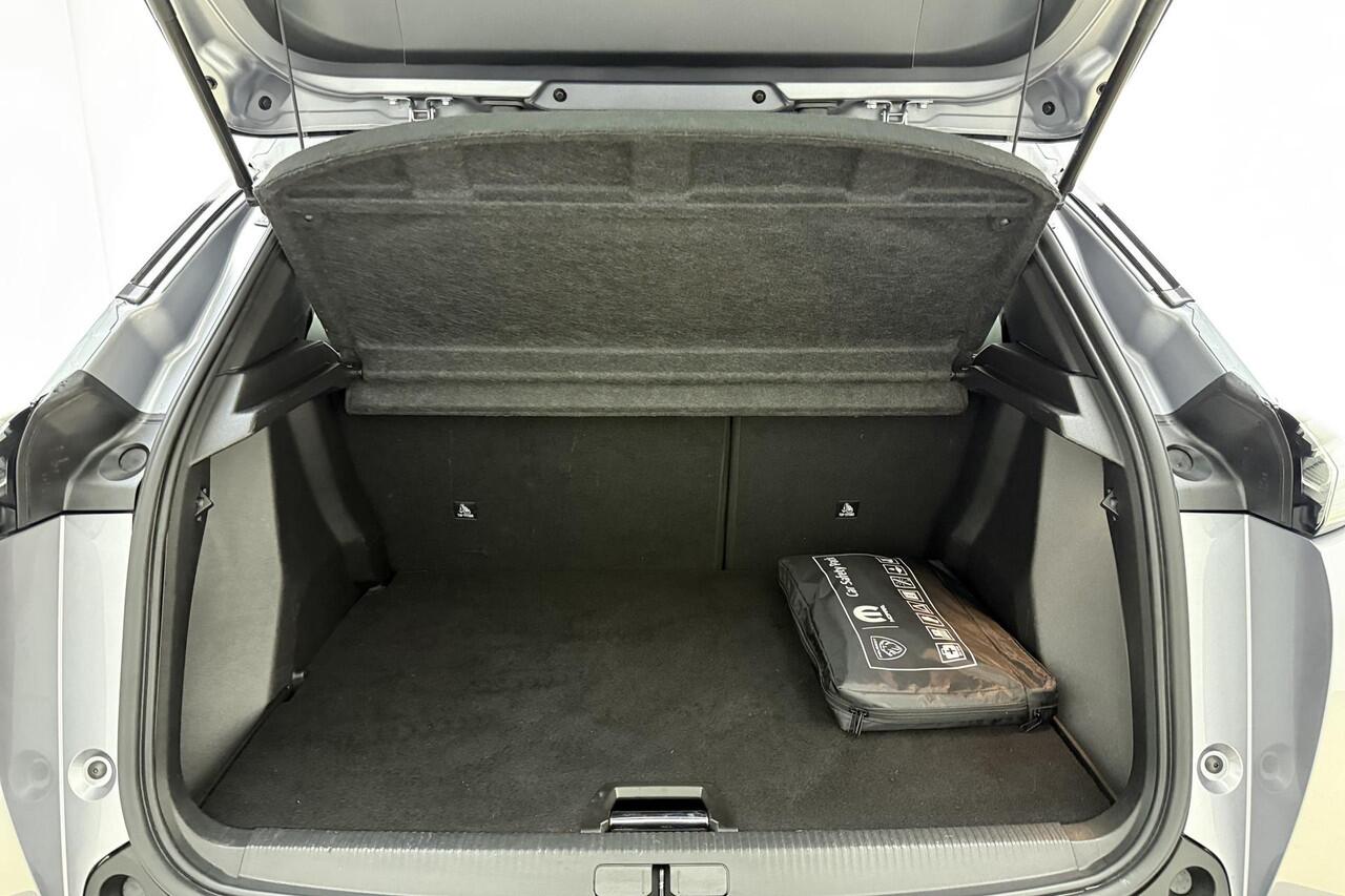 Peugeot e-2008 EV Allure Avantage 54 kWh 100% Elektrisch | Parkeersensor | Camera | Cruise Control | Mirror Link / Apple Carplay | Licht Metalen Velgen | 1e eigenaar