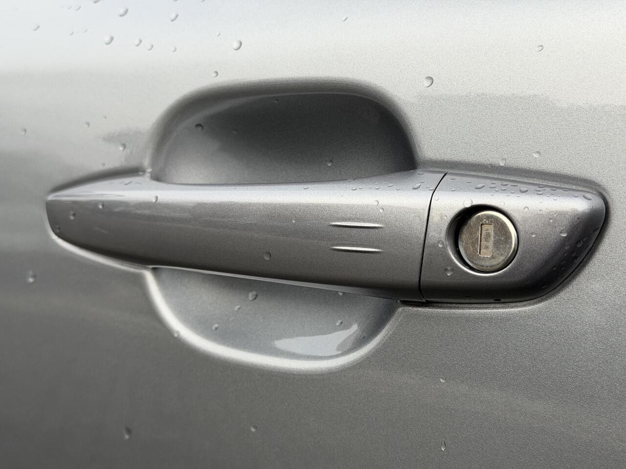 Peugeot e-2008 Allure Avantage 54 kWh 156PK Automaat Navigatie, Camera Voor & Achter, Parkeersensoren, Apple Carplay, Android Auto