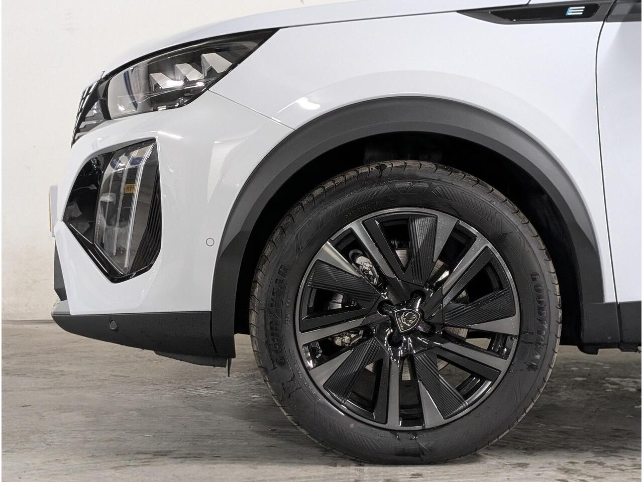 Peugeot e-2008 GT EV 3-FASEN 54kWh 156pk | SCHUIF/KANTELDAK | CAMERA | NAVI | ALCANTARA/LEDER | ADAPTIVE CRUISE | 18" LM-VELGEN | KEYLESS ENTRY