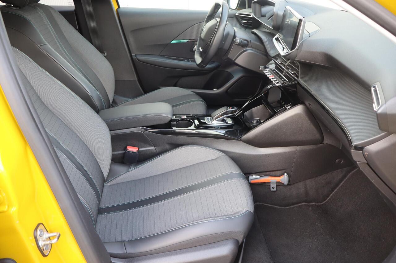 Peugeot e-208 EV Allure 50 kWh SOH 93%, BTW Auto, Adaptieve cruise control, Panoramadak, Camera, Virtual Cockpit