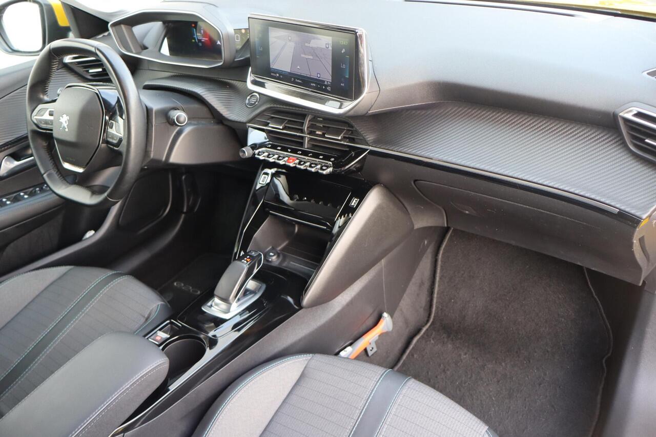 Peugeot e-208 EV Allure 50 kWh SOH 93%, BTW Auto, Adaptieve cruise control, Panoramadak, Camera, Virtual Cockpit