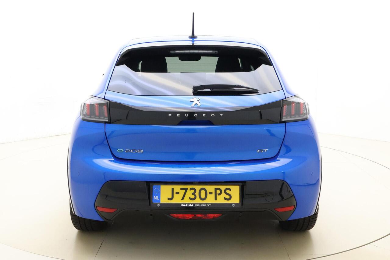 Peugeot e-208 EV GT 350 50 kWh | Navigatie | Panorama dak | Stoelverwarming | Weinig KM! | Getint Glas | Achteruit rij Camera