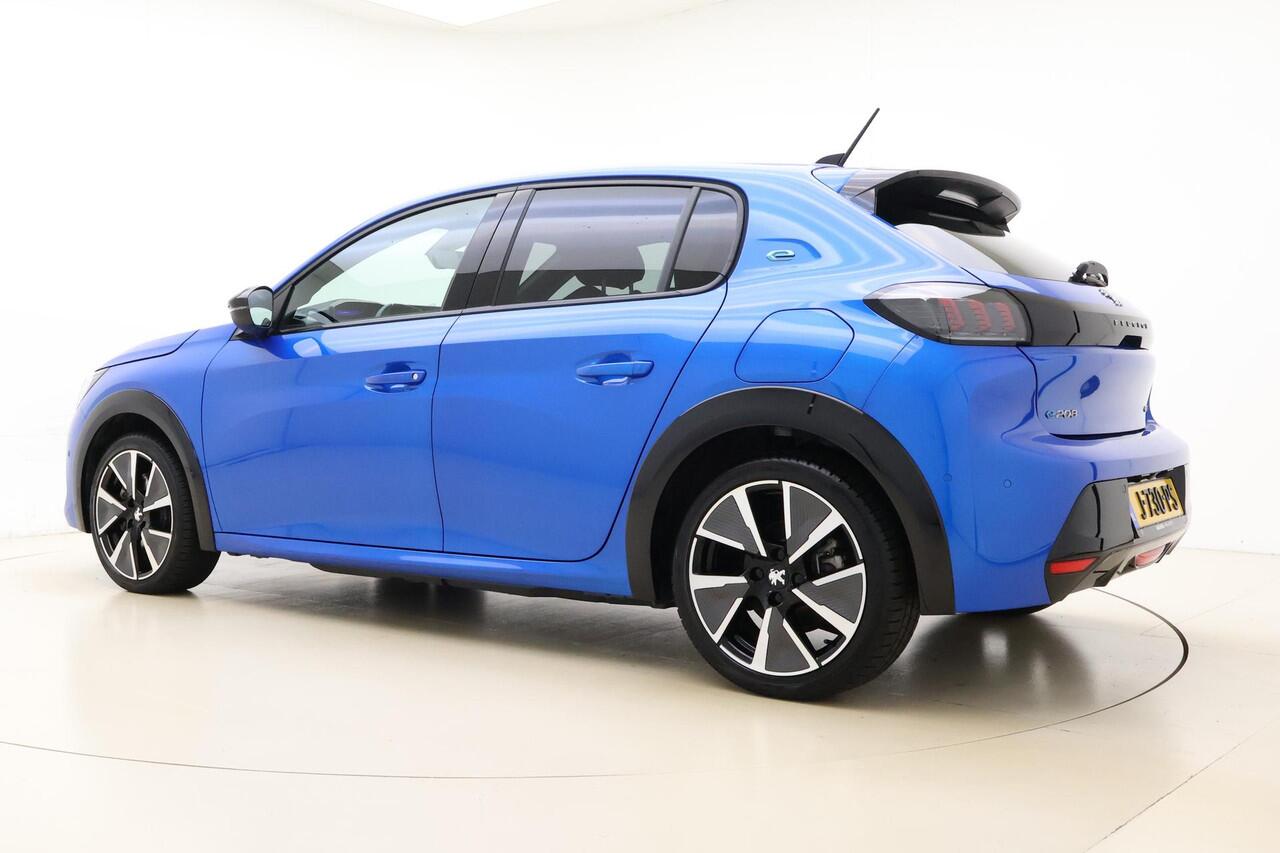 Peugeot e-208 EV GT 350 50 kWh | Navigatie | Panorama dak | Stoelverwarming | Weinig KM! | Getint Glas | Achteruit rij Camera