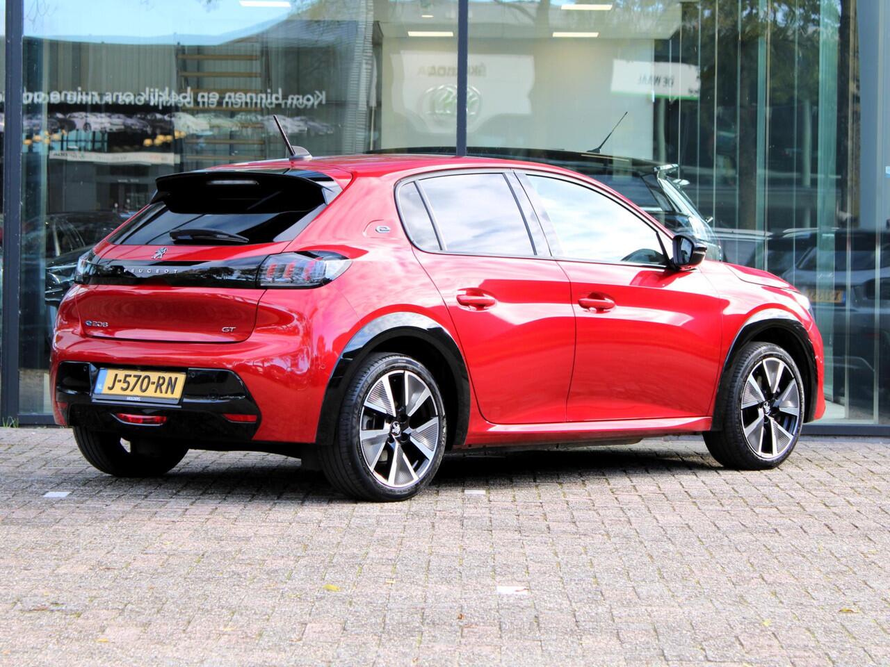 Peugeot e-208 EV GT 350 50 kWh | Navi / Camera / Stoelverwarming