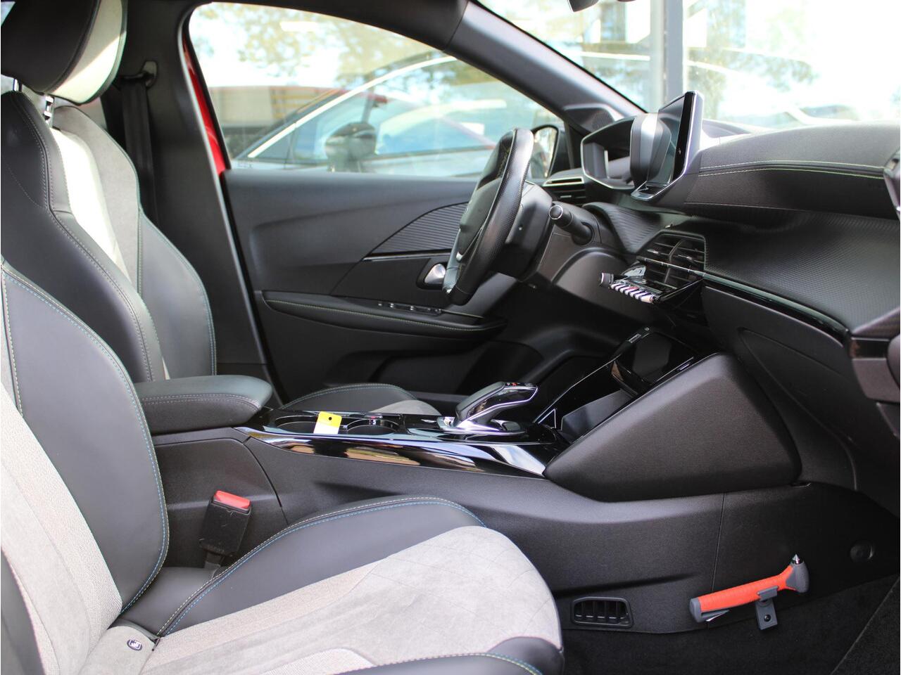 Peugeot e-208 EV GT 350 50 kWh | Navi / Camera / Stoelverwarming