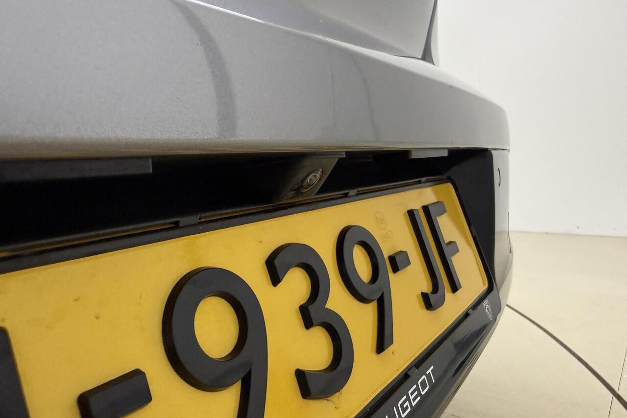 Peugeot e-208 EV Allure 50 kWh 1-Fase | Camera | Apple Carplay/Android Auto | 16'' LM Velgen | Parkeersensoren achter | Climate Control | 3D-Cockpit