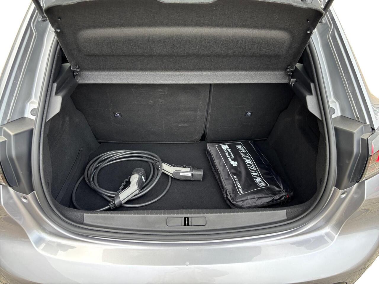 Peugeot e-208 EV Allure Première 1 fase 50 kWh | STOEL VERWARMING | CAMERA | LMV | 1 JAAR GARANTIE