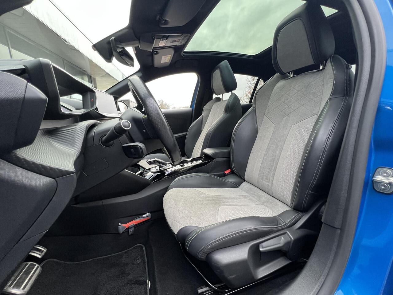 Peugeot e-208 EV GT 350 50 kWh | Panoramadak | Carplay | Navigatie | SOH 91,6%