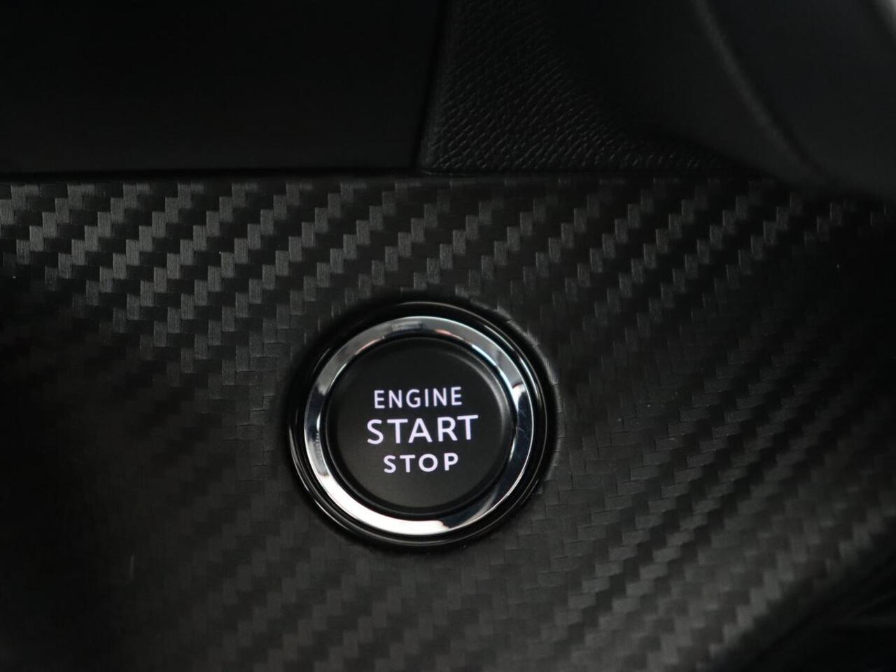 Peugeot e-208 EV Allure 50 kWh | Camera | Carplay | Half leder | Keyless | Navigatie | Full LED | Parkeerhulp | DAB | Getint glas | Climate control | Cruise control