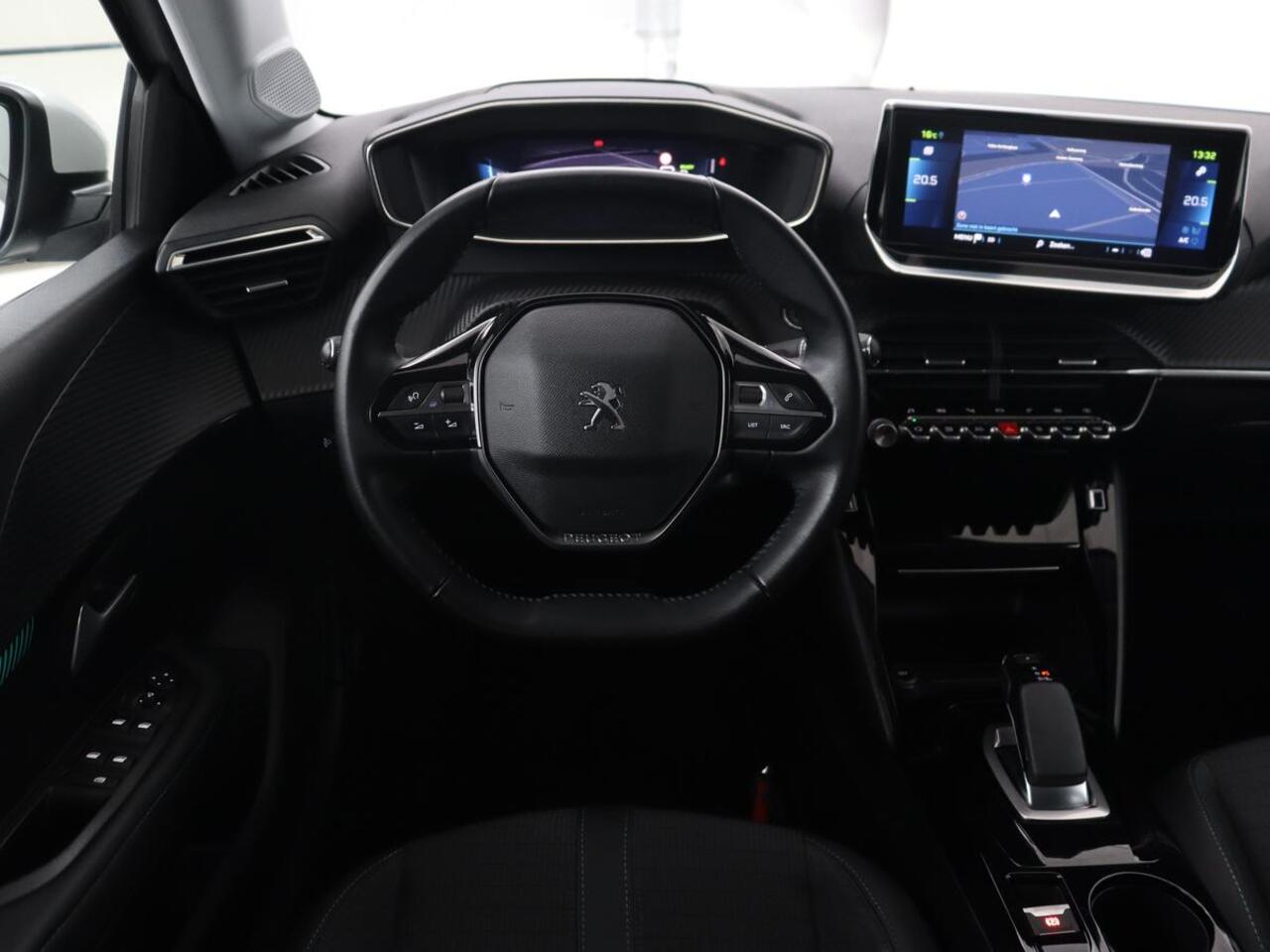 Peugeot e-208 EV Allure 50 kWh | Camera | Carplay | Half leder | Keyless | Navigatie | Full LED | Parkeerhulp | DAB | Getint glas | Climate control | Cruise control