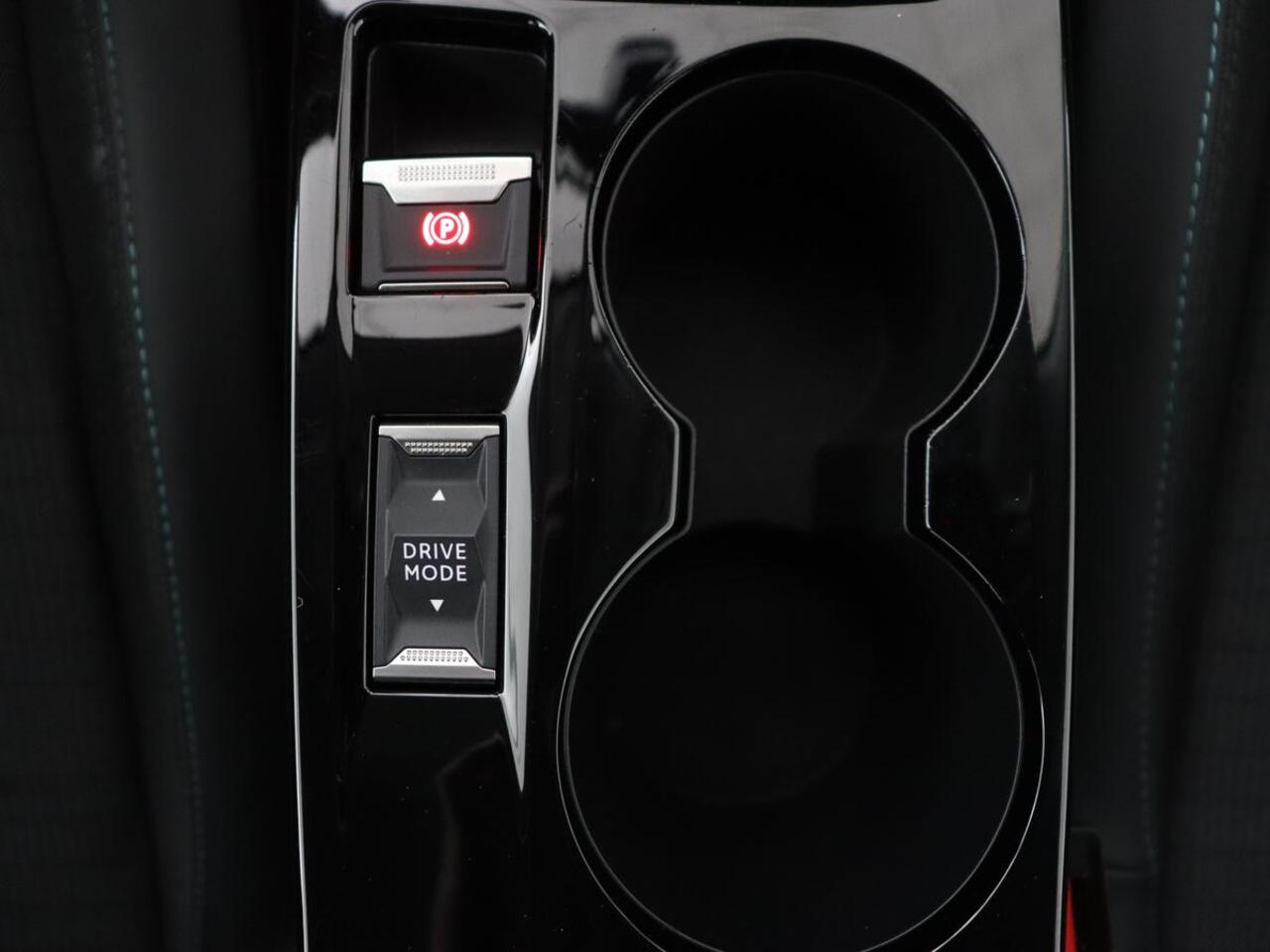 Peugeot e-208 EV Allure 50 kWh | Camera | Carplay | Half leder | Keyless | Navigatie | Full LED | Parkeerhulp | DAB | Getint glas | Climate control | Cruise control