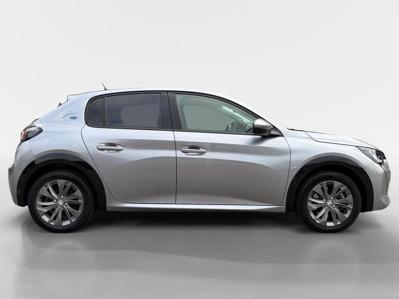 Peugeot e-208 EV Allure Première 1 fase 50 kWh | STOEL VERWARMING | CAMERA | LMV | 1 JAAR GARANTIE