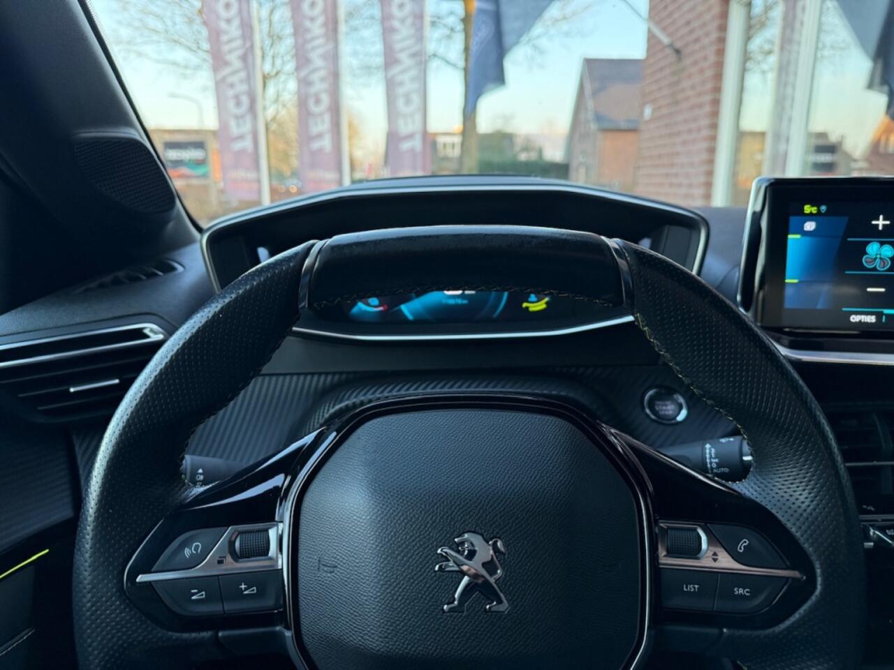 Peugeot e-208 EV GT 350 50 kWh STOELVERW. / CRUISE / CAMERA / CARPLAY / DAB+ /