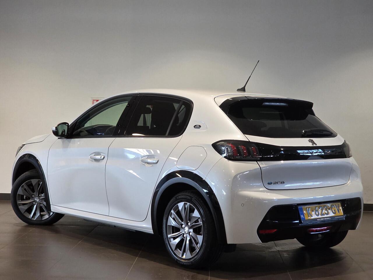 Peugeot e-208 Allure Pack EV 3-FASEN 50kWh 136pk | 3D i-COCKPIT®| PARELMOER! | ADAPTIVE CRUISE | KEYLESS | STOELVERW. | LED | ISOFIX | NAVI | 180° CAMERA |