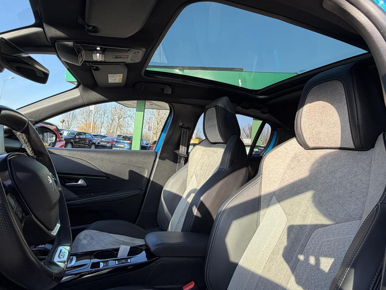 Peugeot e-208 EV GT 350 50 kWh SOH 95% | MULTIMEDIA | NAVIGATIE | AIRCO/ECC | APPLE CARPLAY/ANDROID AUTO | CRUISECONTROL | CAMERA | SPORT STOELEN | PARKEERSENSOREN |