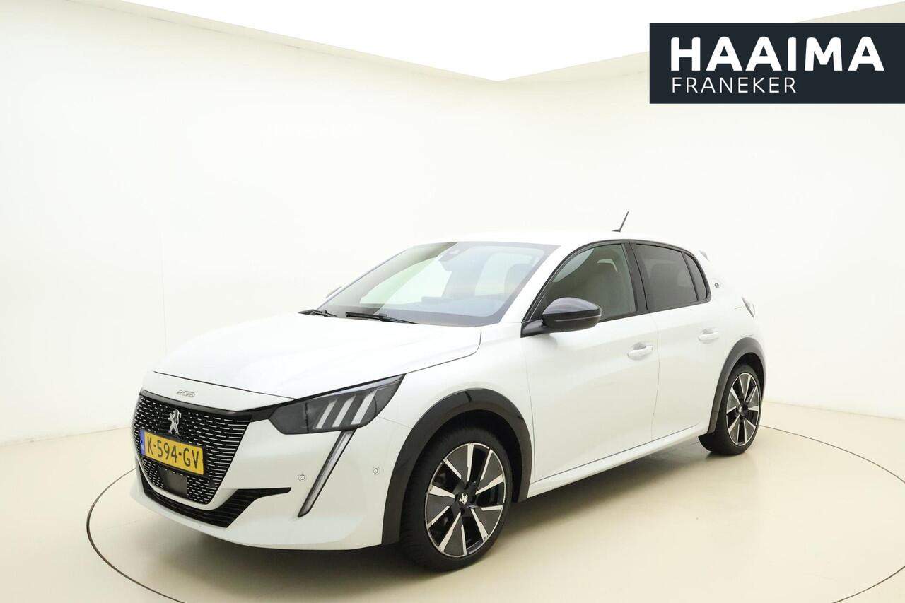 Peugeot e-208 EV GT Pack 50 kWh 136pk | Navigatie | Climate Control | Stoelverwarming | Camera | Getinte ramen achter | Cruise Control | Lichtmetalen Velgen