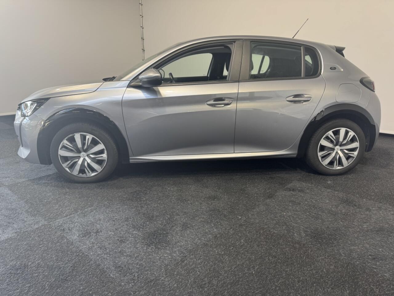 Peugeot e-208 Active 50 kWh SOH 92% Car play Cruise control Airco