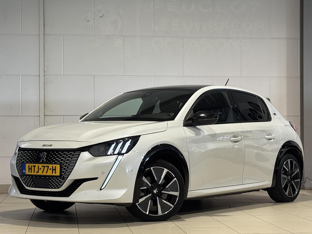 Peugeot e-208 GT Pack EV 3-FASEN 50kWh 136pk | ALCANTARA | PANODAK | DODEHOEKBEW. | ADAPTIVE CRUISE | NAVI | STOELVERW. | CAMERA | DAB+ | LM-VELGEN 17" |