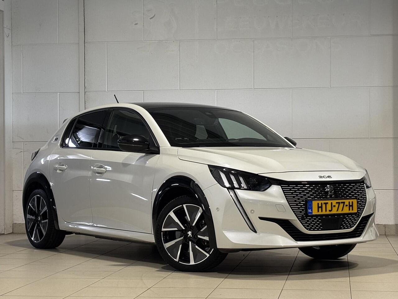 Peugeot e-208 GT Pack EV 3-FASEN 50kWh 136pk | ALCANTARA | PANODAK | DODEHOEKBEW. | ADAPTIVE CRUISE | NAVI | STOELVERW. | CAMERA | DAB+ | LM-VELGEN 17" |