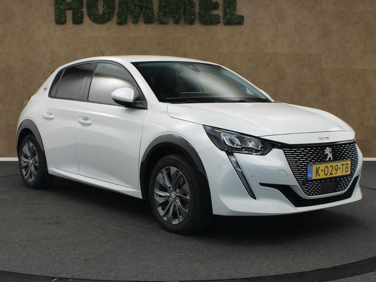 Peugeot e-208 EV Allure 50 kWh - SOH 93%! - ORIGINEEL NEDERLANDSE AUTO - APPLE CARPLAY/ANDROID AUTO - CRUISE CONTROL - BLUETOOTH TELEFOONVOORBEREIDING - KEYLESS ENTRY/START - HALF LEDEREN BEKLEDING - STOELVERWARMING