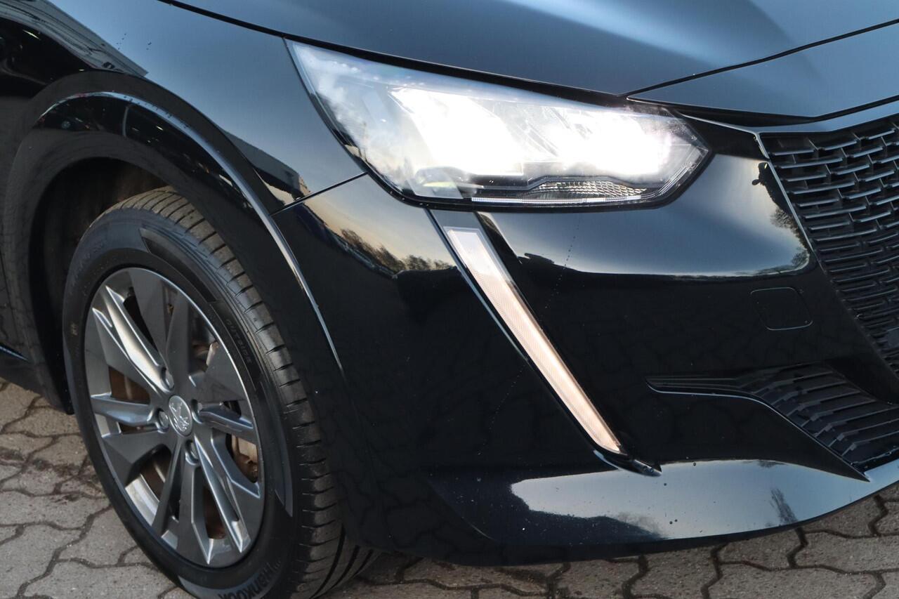 Peugeot e-208 EV Allure Pack 50 kWh 90,1% SOH, BTW Auto, Apple Carplay, Cruise control, Camera, Climate control, Lichtmetalen wielen, BTW Auto