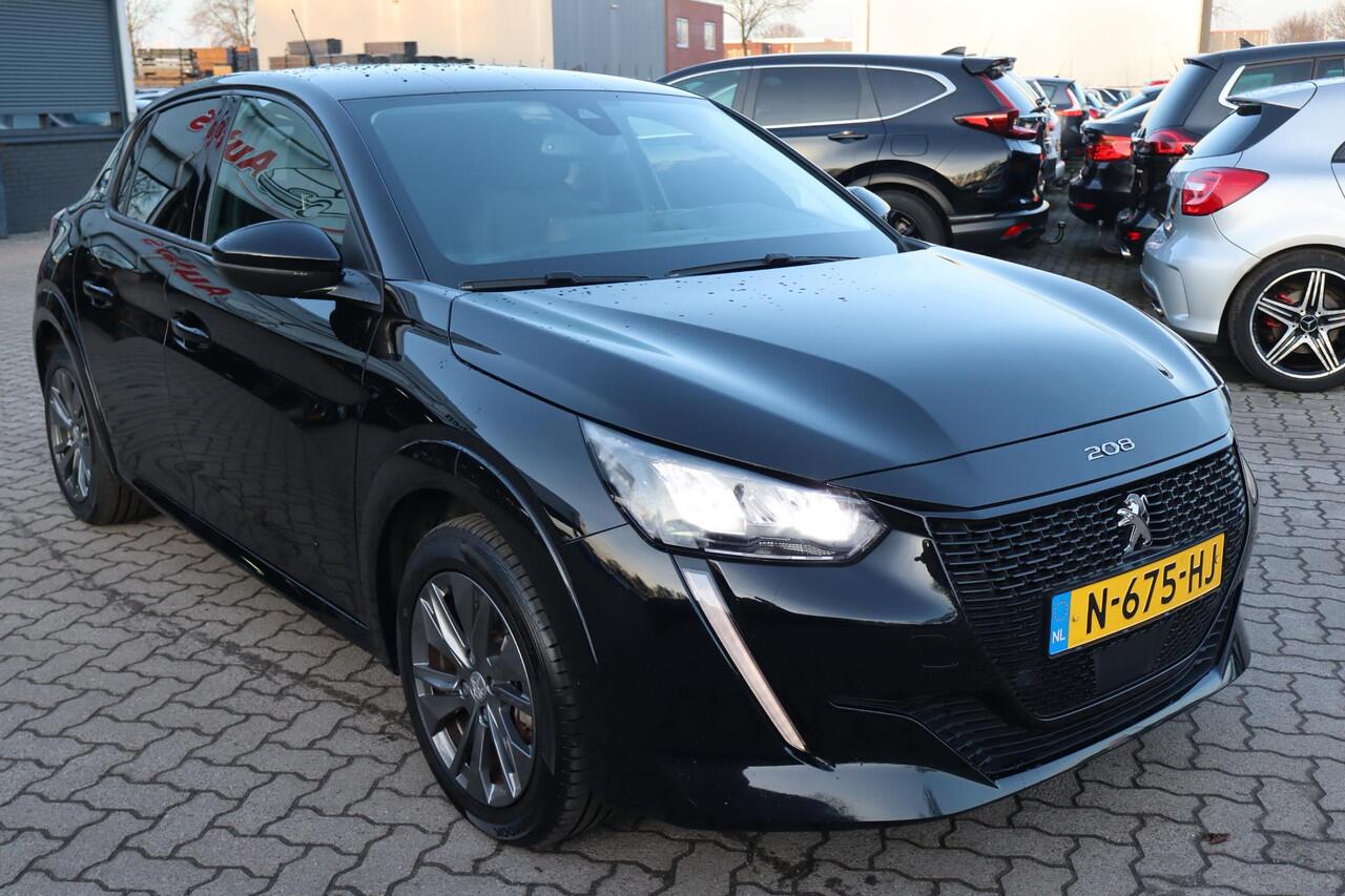 Peugeot e-208 EV Allure Pack 50 kWh 90,1% SOH, BTW Auto, Apple Carplay, Cruise control, Camera, Climate control, Lichtmetalen wielen, BTW Auto