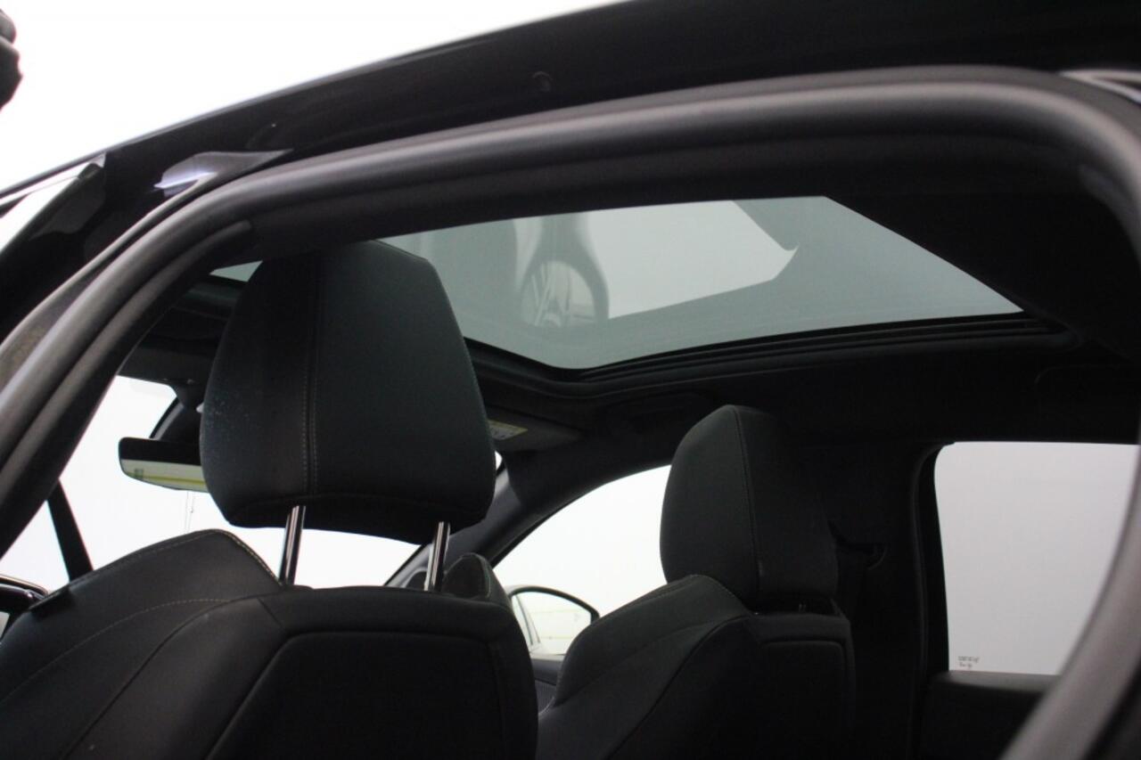 Peugeot e-208 GT Pack 50 kWh - Digitaal Cockpit, Panorama, Carplay, Camera, Half Leer, Stoelverw. SOH 91,4%
