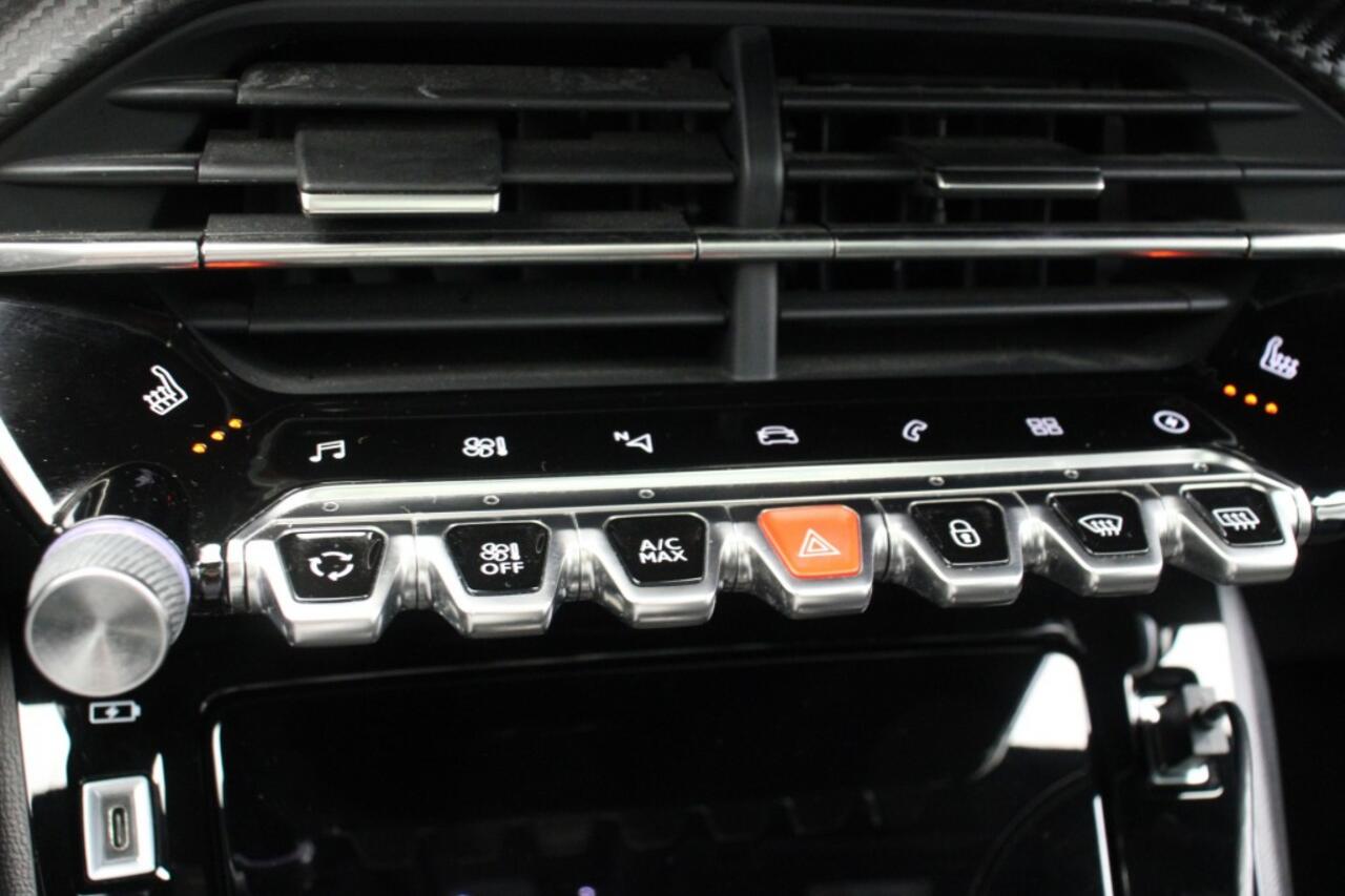 Peugeot e-208 GT Pack 50 kWh - Digitaal Cockpit, Panorama, Carplay, Camera, Half Leer, Stoelverw. SOH 91,4%