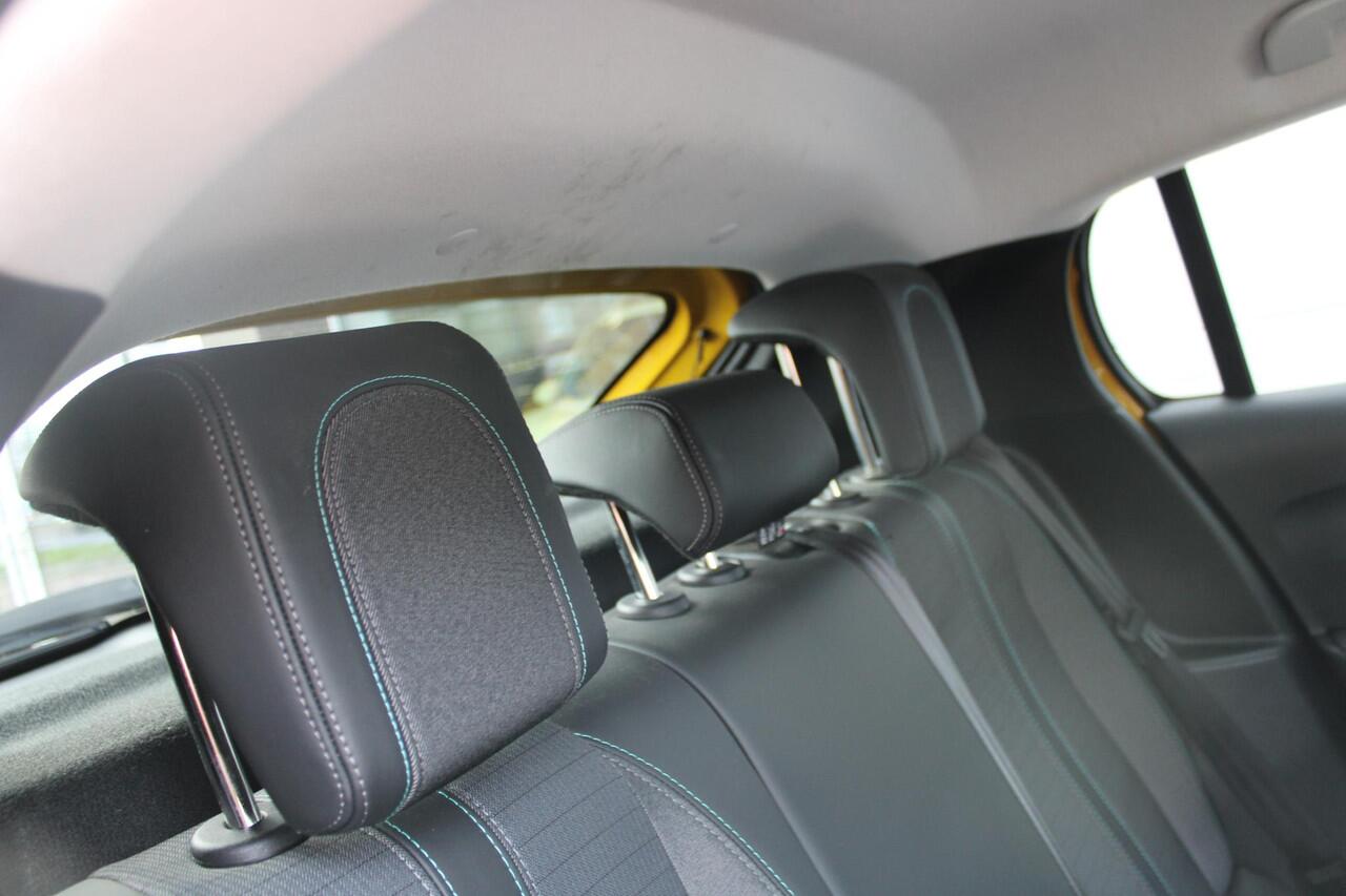 Peugeot e-208 EV Allure Pack 50 kWh Airco Adapt.Cruise Navi Camera Carplay Dealer onderhouden