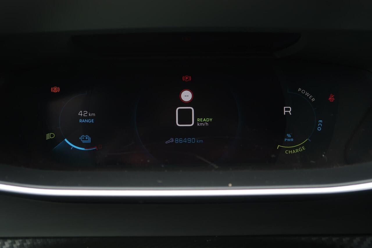 Peugeot e-208 EV GT 350 50 kWh PANO/ VIRTUAL COCKPIT/ CAM/ CARPLAY/ CRUISE/ CLIMA