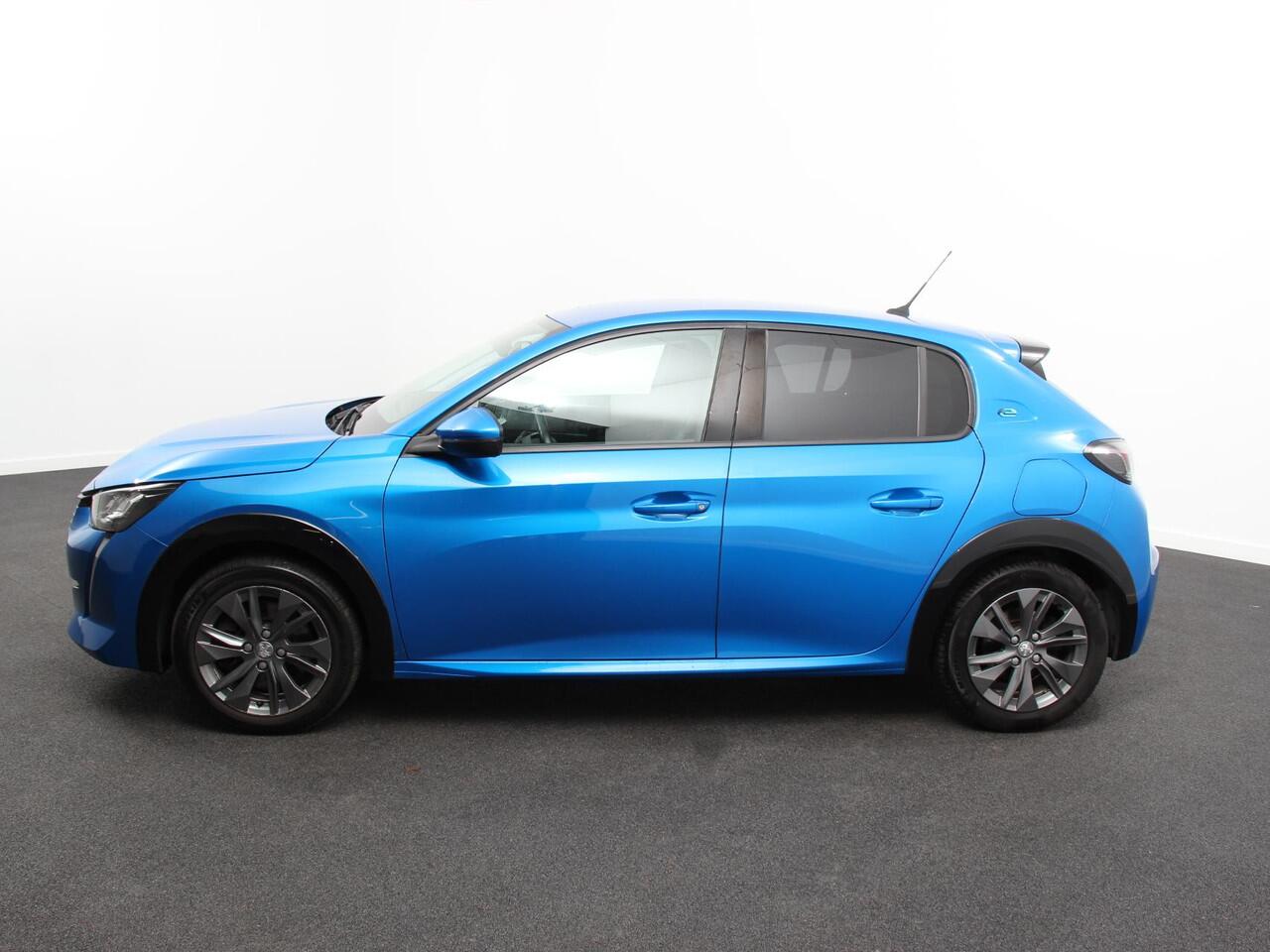 Peugeot e-208 EV Allure 50 kWh SOH 89.8 % | Climate control | Cruise control | LED | Camera | Parkeersensor achter | Lane assist | Navigatie | Apple Carplay/ Android Auto