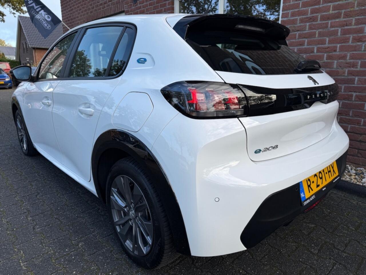 Peugeot e-208 EV Active Pck 50 kWh FASE 3 / RIJKLAAR / NAVI / AIRCO / CRUISE /