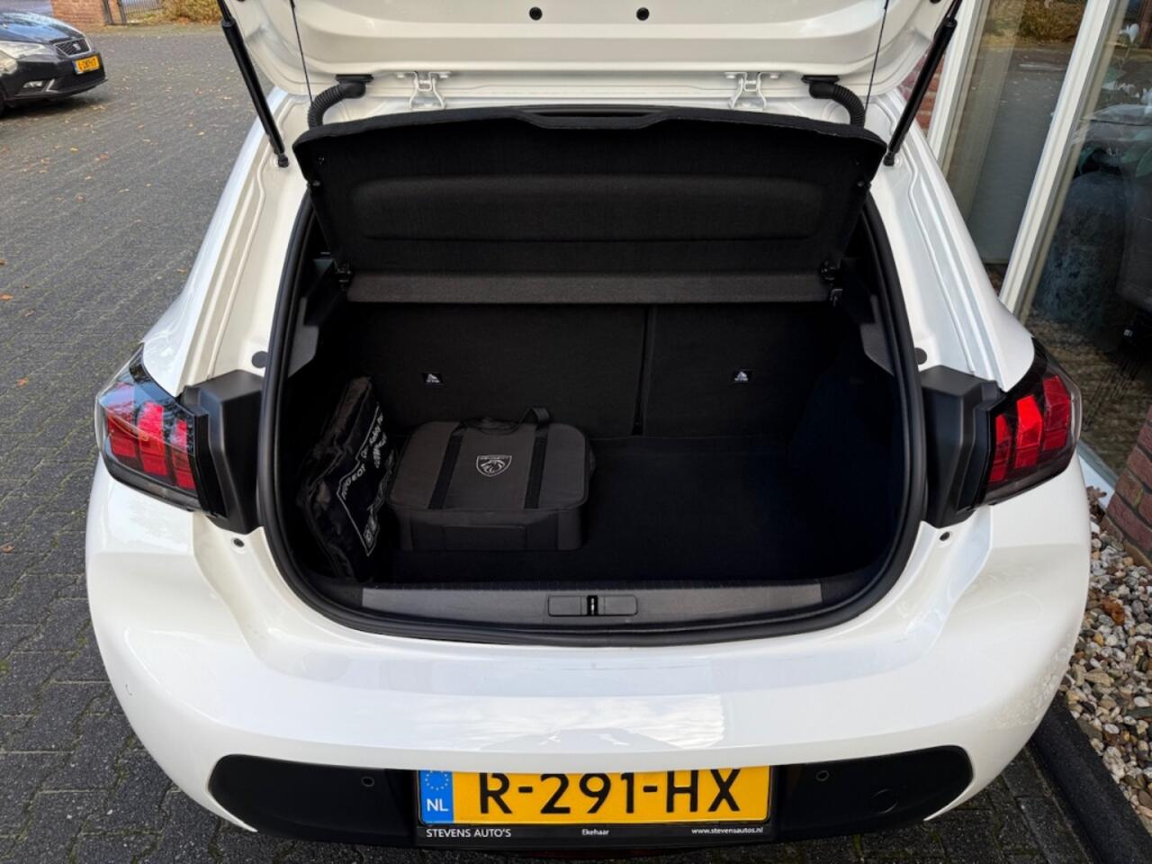 Peugeot e-208 EV Active Pck 50 kWh FASE 3 / RIJKLAAR / NAVI / AIRCO / CRUISE /