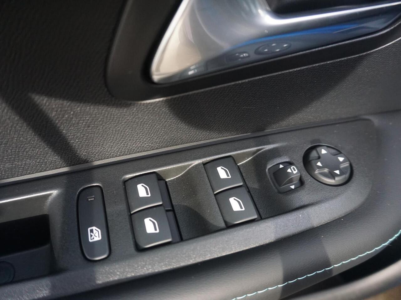 Peugeot e-208 EV Allure Pack 50 kWh Afn. Trekhaak | Soh 96%