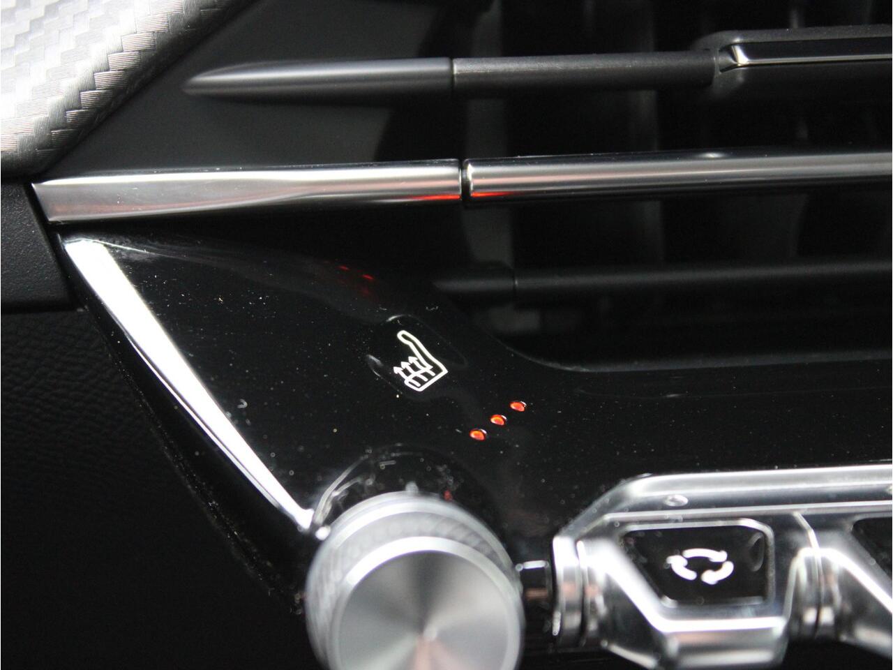 Peugeot e-208 EV Allure 50 kWh | Automaat | Camera / Stoelverw. / Climate