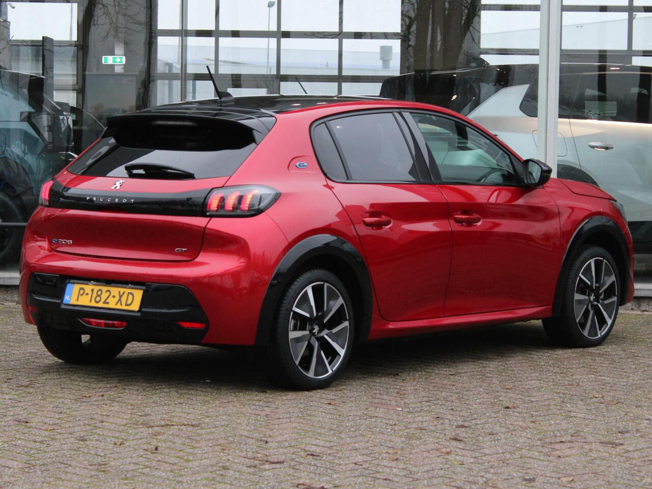 Peugeot e-208 EV GT Pack 50 kWh | Automaat | Camera / Climate / Stoelverw. / Adapt. Cruise