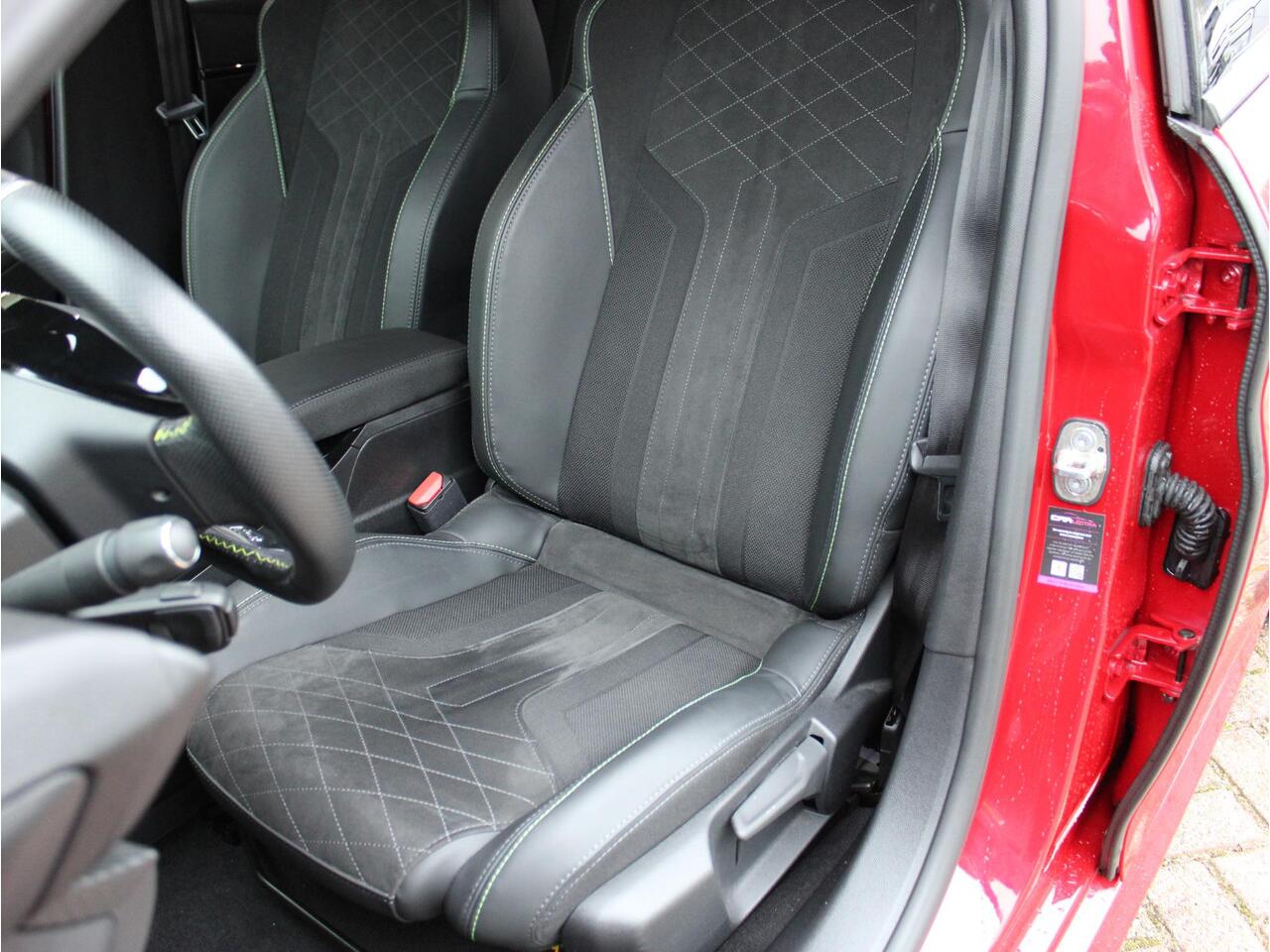 Peugeot e-208 EV GT Pack 50 kWh | Automaat | Camera / Climate / Stoelverw. / Adapt. Cruise