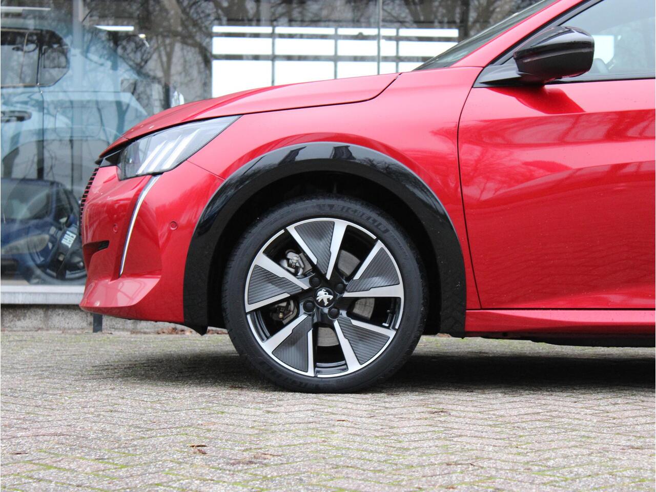 Peugeot e-208 EV GT Pack 50 kWh | Automaat | Camera / Climate / Stoelverw. / Adapt. Cruise