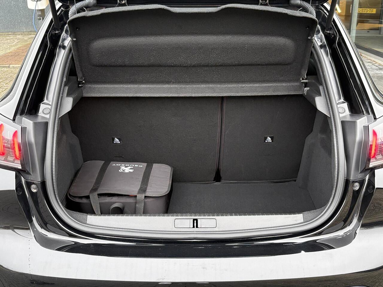 Peugeot e-208 EV Allure Pack 50 kWh | Stoelverwarming | Navigatie | Camera