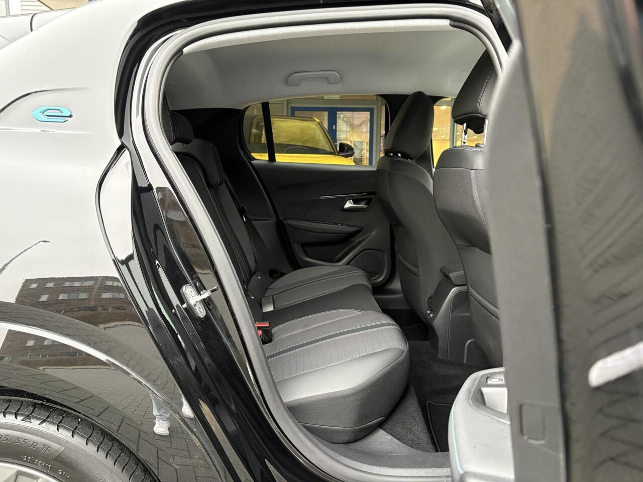 Peugeot e-208 EV Allure Pack 50 kWh | Stoelverwarming | Navigatie | Camera