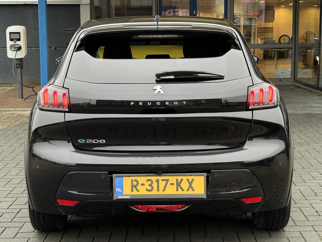 Peugeot e-208 EV Allure Pack 50 kWh | Stoelverwarming | Navigatie | Camera